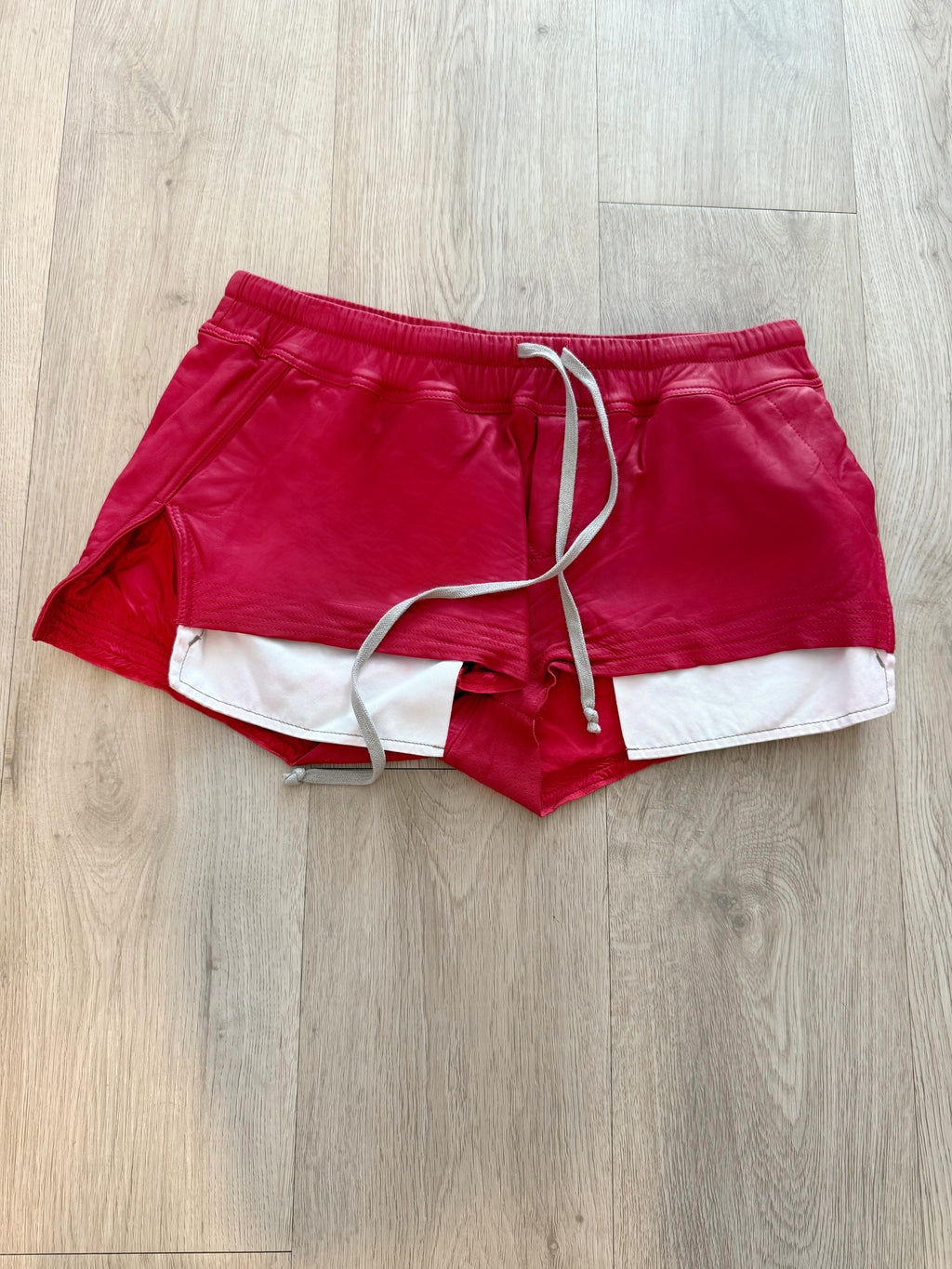 RED LEATHER DARK SHADOW SHORTS