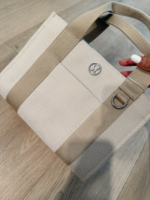 LULULEMON GYM/ LUNCH BAG