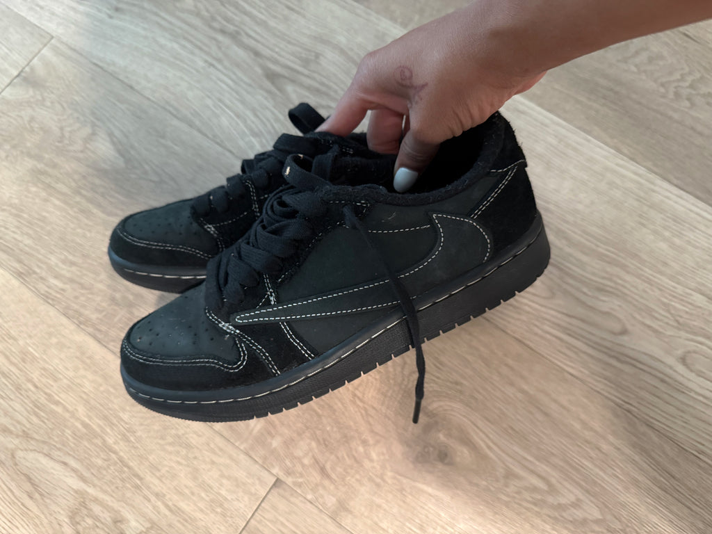 TRAVIS SCOTT 1s